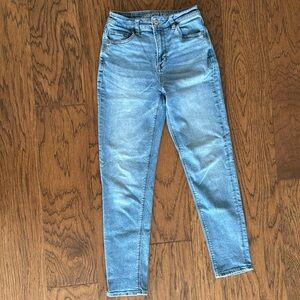 American Eagle Mom Jean